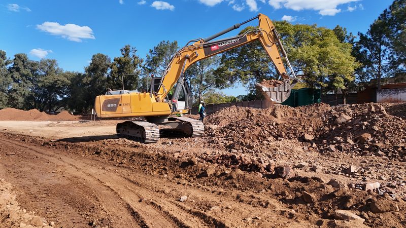 Excavator on bulk earthworks